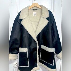 -16/18 US  -Only worn once -off white cream color and black -any offers welcomed